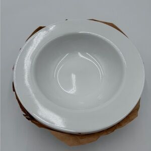 NIB Set of 4 The Corelle Dazzling White 28oz Entree Bowl